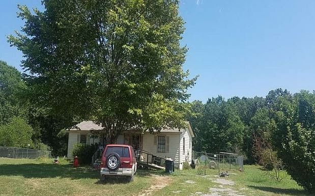 2nd image of 105 Elliott Rd