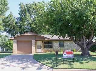 14 NE Cimarron Trl, Lawton, OK 73507