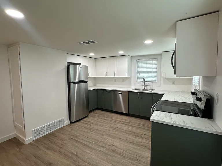 2232 W Rosedale St S #100 — Photo 5