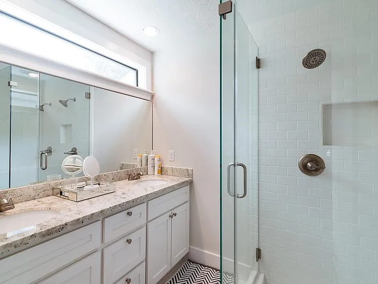 1305 Idylwild St — Photo 24