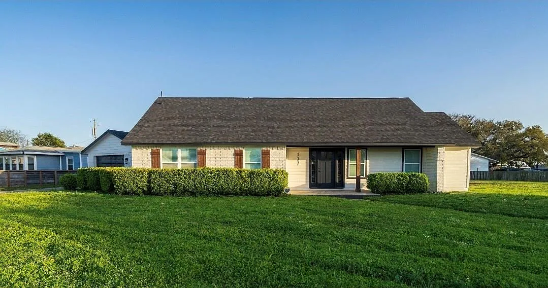 5 bed, 3.0 bath, 3000 sqft, $3,200 — Photo 1
