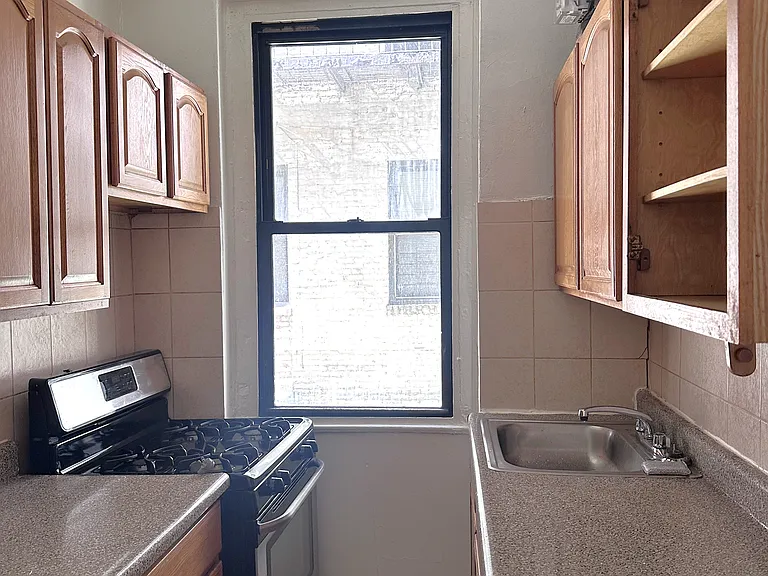21-58 35th St #1A — Photo 3