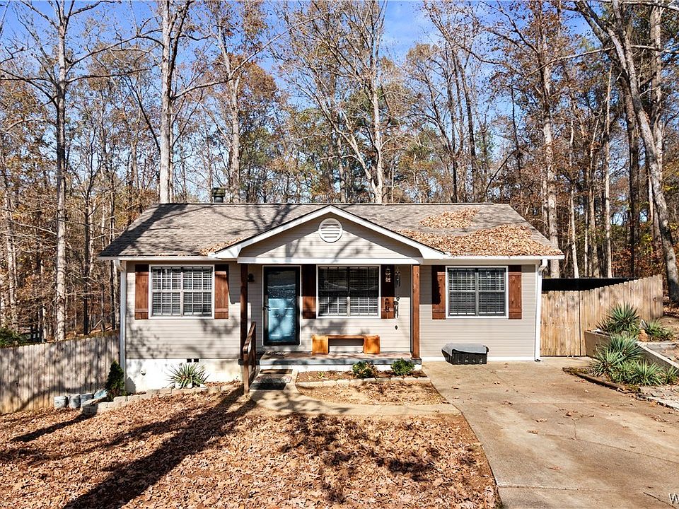 1st image of 4704 Oak Hill Dr