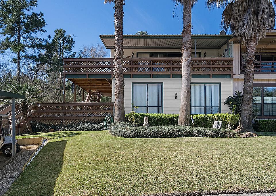 1st image of 1 Lakeview Vlg