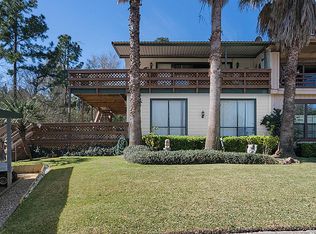 1 Lakeview Vlg, Montgomery, TX 77356