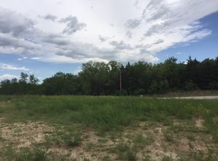 2805 Cedar Springs Ln, Wamego, KS 66547