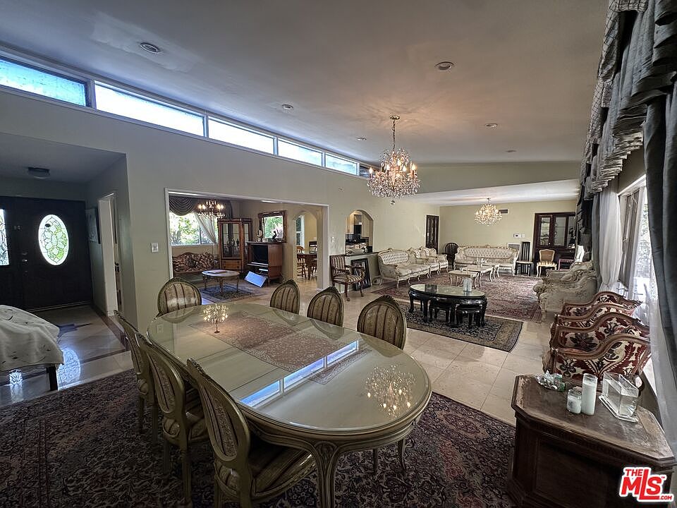 2nd image of 5075 Gaviota Ave