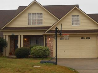 127 Indian Warrior Trl, Lake Jackson, TX 77566