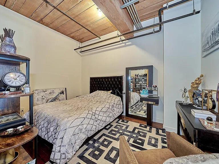 530 S Hewitt St #326 — Photo 3