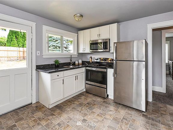 5th image of 103 N Wycoff Ave