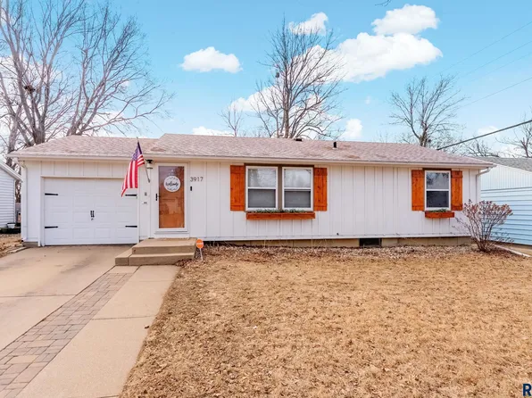 3917 E Claudette Dr, Sioux Falls, SD 57103