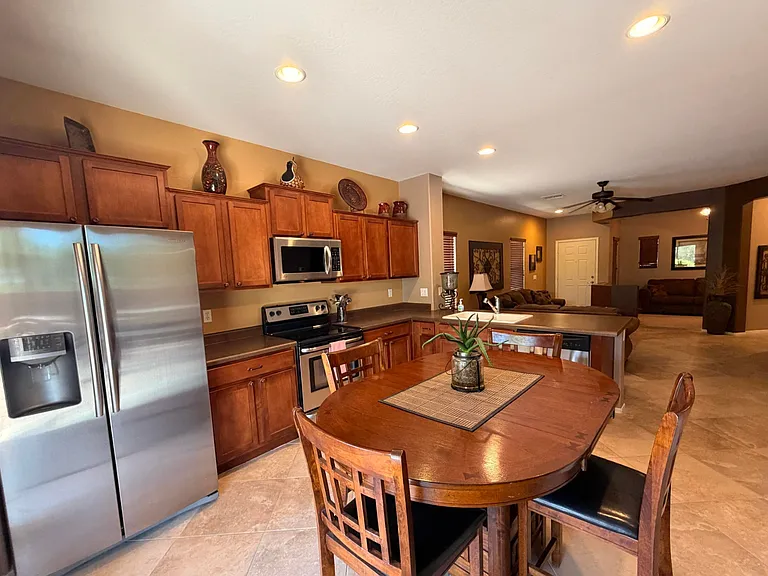 2312 N Hudson Dr — Photo 5
