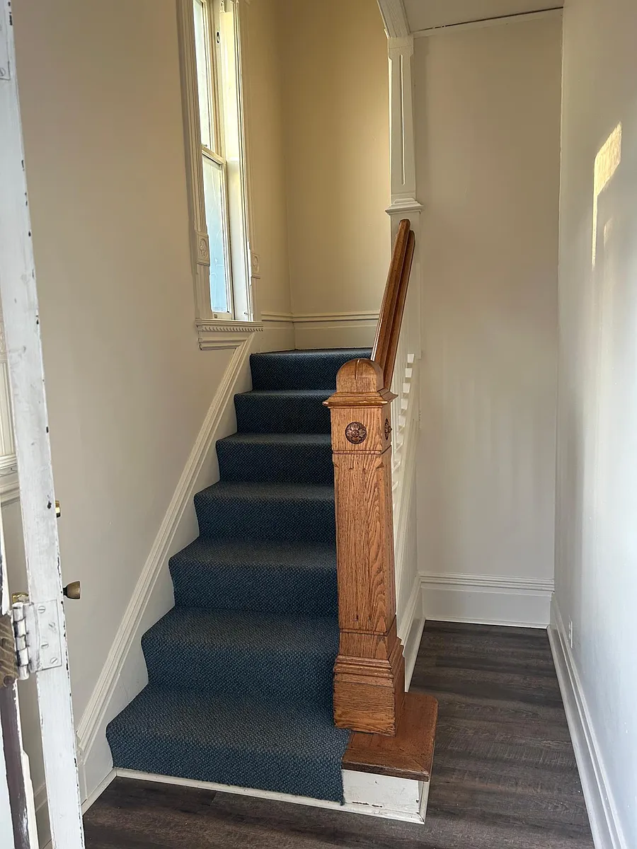 Building Photo - 627 Fountain St NE #2