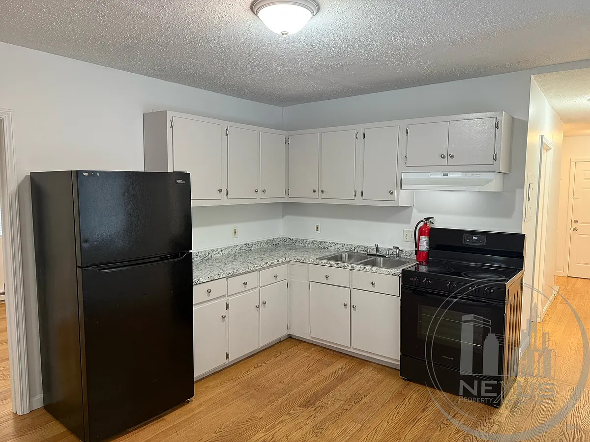 Building Photo - 23 Hawley St #2