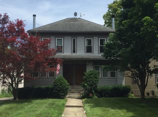 151 Barrypoint Rd #B, Riverside, IL 60546