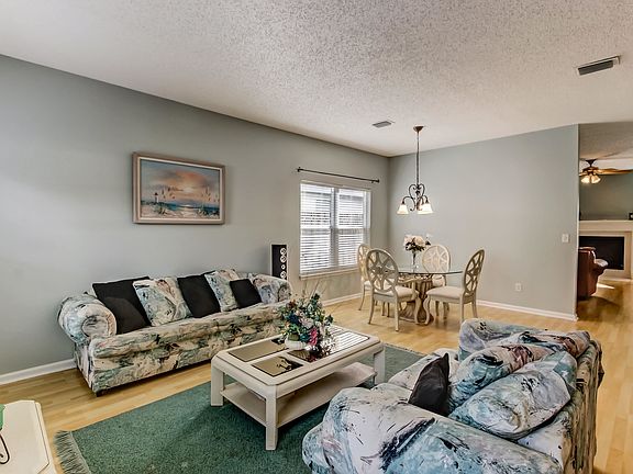 5th image of 14484 Woodfield Cir N
