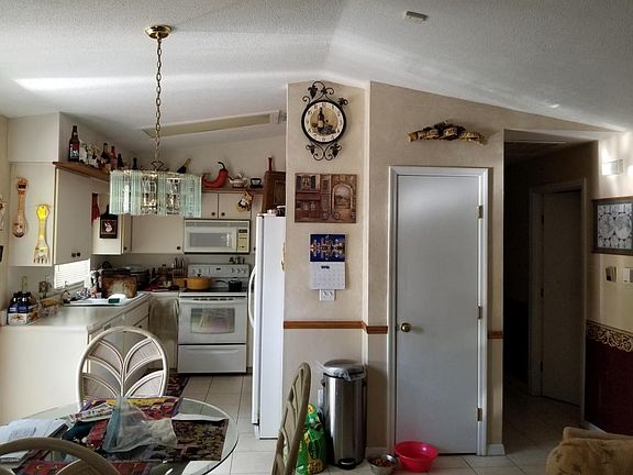 4th image of 450 8th St