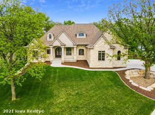 14105 Beechwood Dr, Urbandale, IA 50323