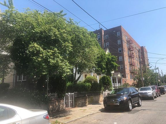 2nd image of 563 E 32nd St
