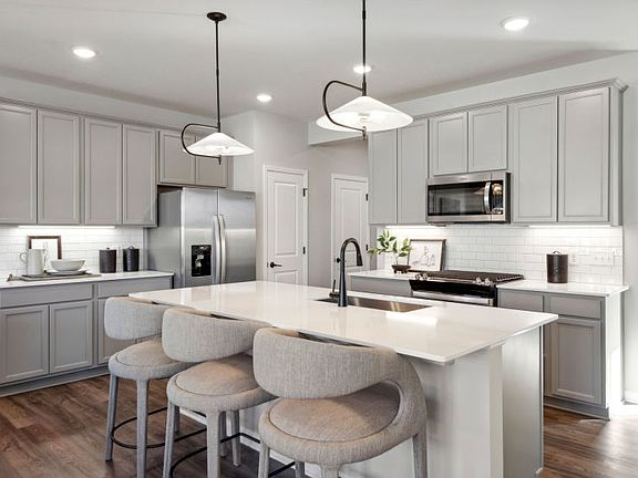 Bright and Spacious Kitchen
