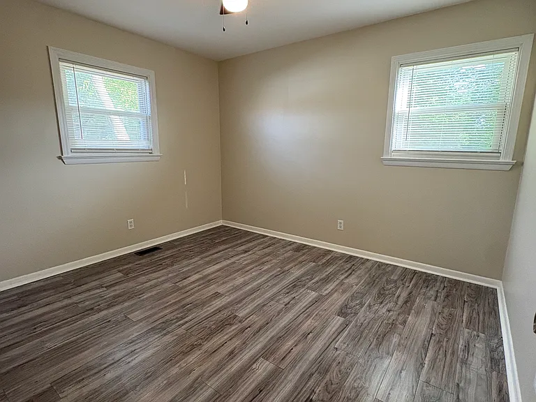 1900 Anderson Ave — Photo 11