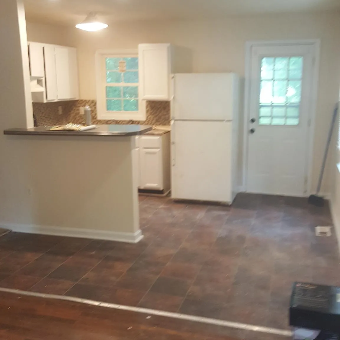 3 bed, 800 sqft, $1,450 — Photo 2