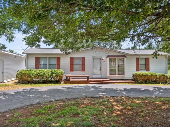 300 Meadowood Dr, Talbott, TN 37877