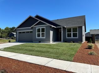 646 Rainbow Way, Kelso, WA