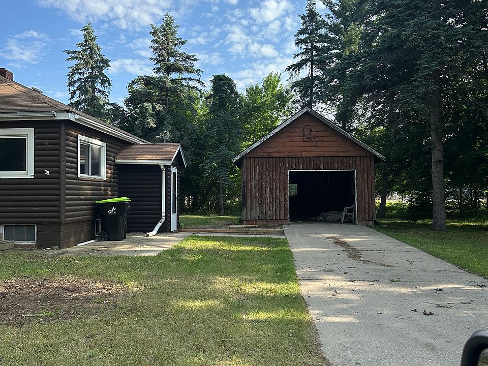 2nd image of 9959 Oakwood Ct