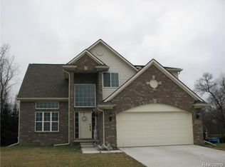 1672 Trace Hollow Dr, Commerce Twp, MI