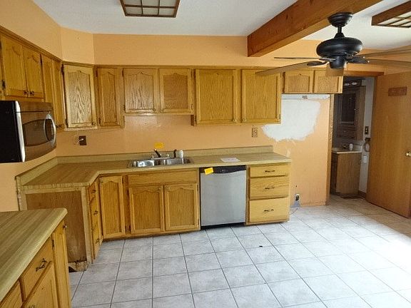 3rd image of 40471 N Bluff Dr
