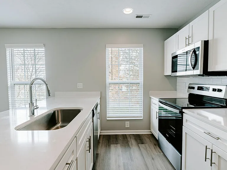 Bright Modern Kitchen