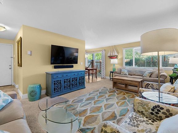 5th image of 320 Necanicum Dr APT 9