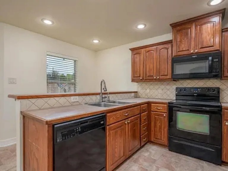 10726 Westhaven Cir — Photo 4