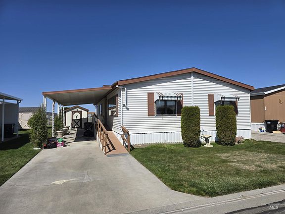 4th image of 1605 Grandview Dr N Space 16