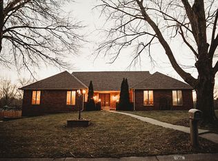 70 Eastwood Dr, Saint Joseph, MO 64506