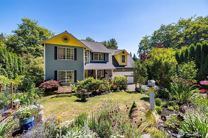 2nd image of 430 Rainbow Drive