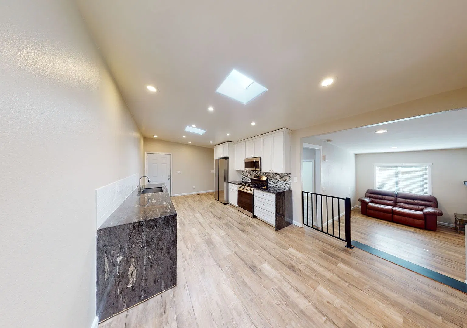 4BD 2BA on Montezuma! Driveway Parking — Photo 3