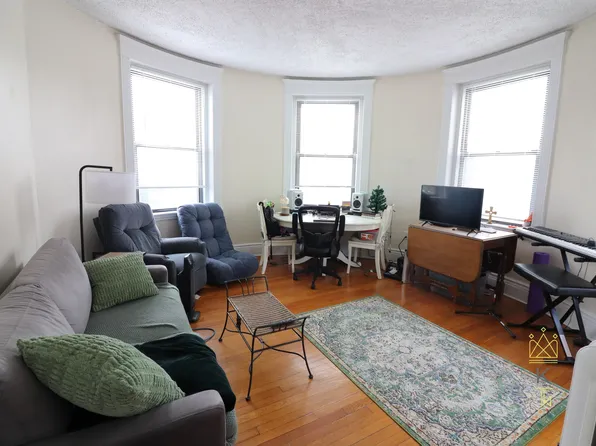 1963 Commonwealth Ave, Boston, MA