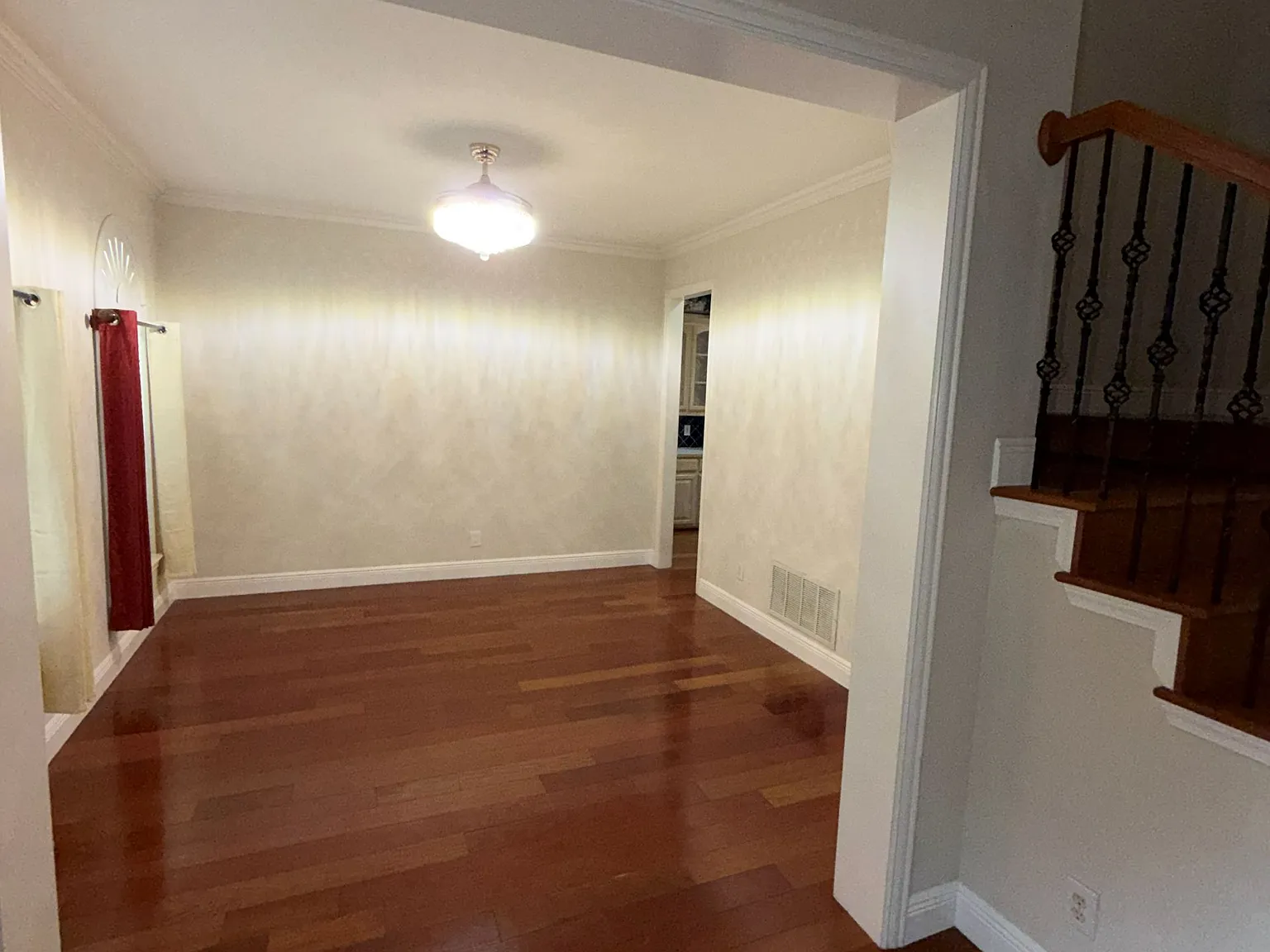 4 bed, 3.5 bath, 3393 sqft, $4,095 — Photo 4