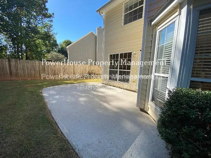 605 Suwanee Lakes Cir — Photo 61