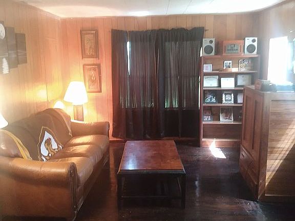 4th image of 525 Live Oak Ave