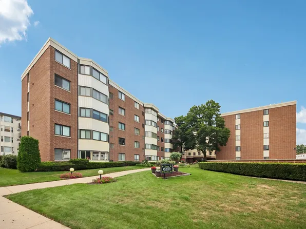 5500 Lincoln Ave Unit 107, Morton Grove, IL 60053