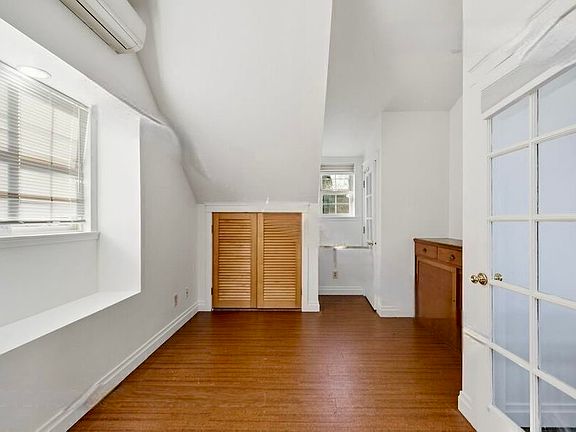 3rd image of 2500 Harney St #C