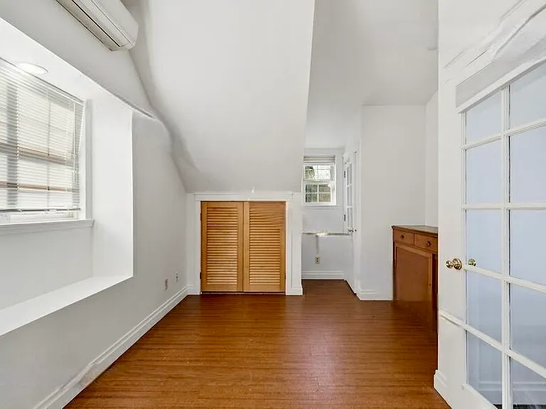 2500 Harney St #C — Photo 3