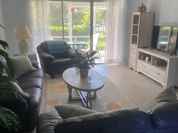 3590 Via Poinciana APT 114, Lake Worth, FL 33467