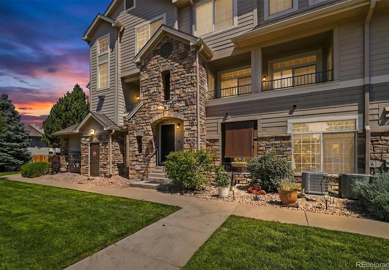 2 bed, 2.5 bath, 1534 sqft, $2,475 — Photo 1