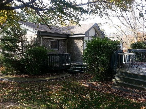 5th image of 250 Pottawatomie Ln