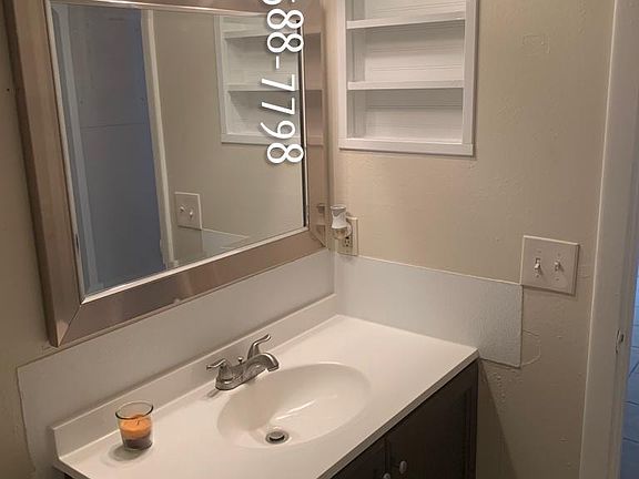 4th image of 720 Greenleaf Ln