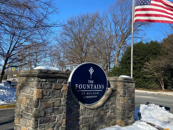 1504 Lincoln Way APT 420, Mc Lean, VA 22102